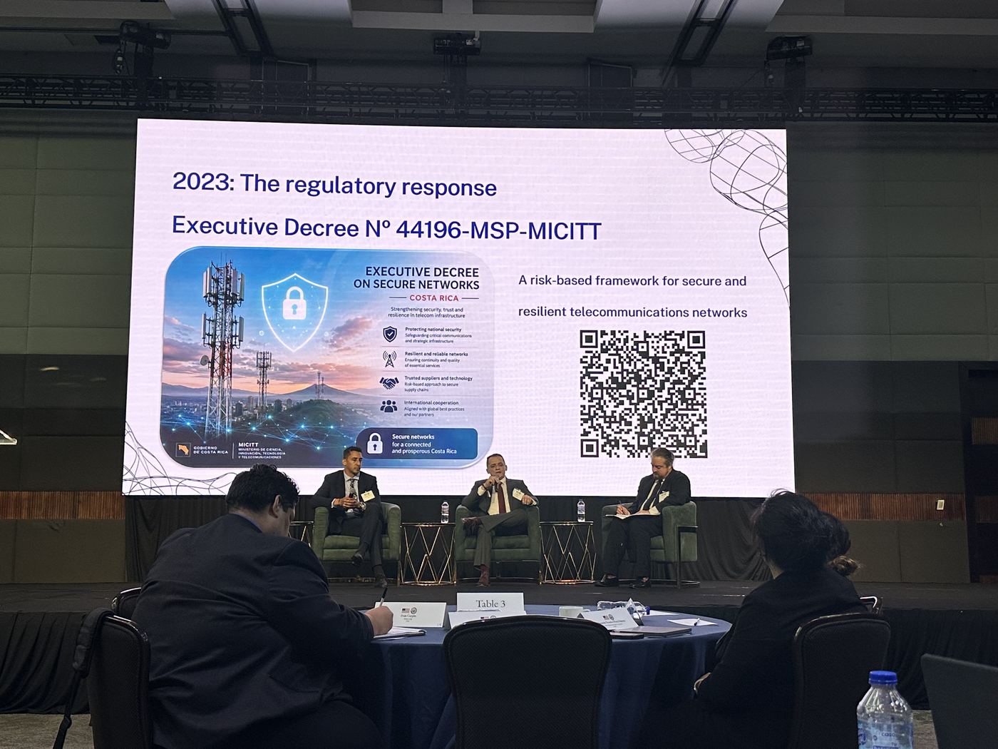 Slide detailing Costa Rica Executive Decree 44196-MSP-MICITT